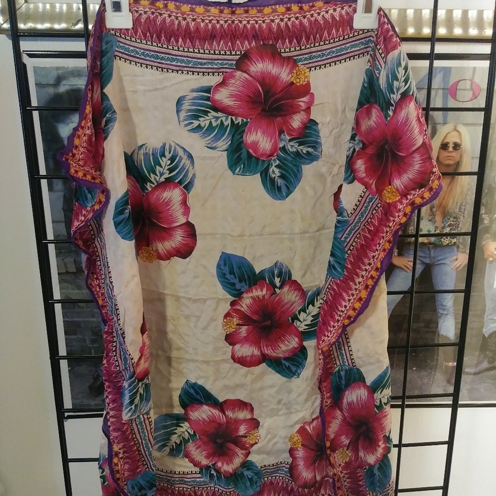 Lot of 2 Vintage Floral Scarfs
